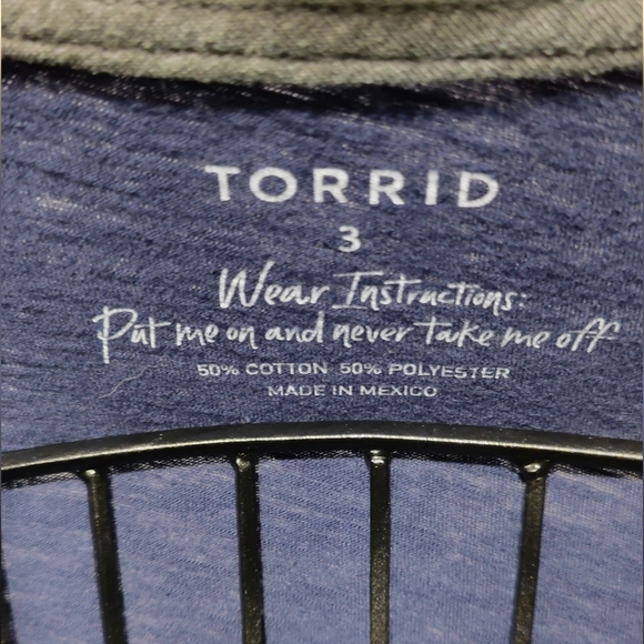 Torrid Graphic T-shirt - Size 3 - Picture 7 of 7